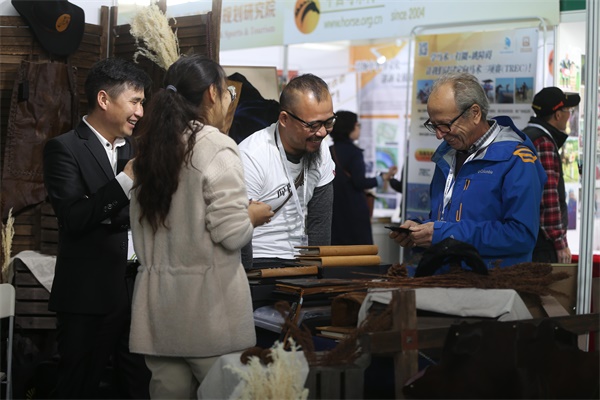 CHF 2018 现场 海外买家与展商交流